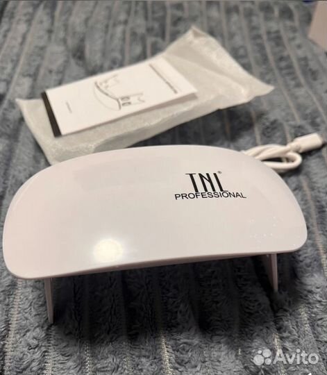 Маленькая лампа для маникюра