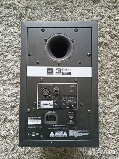 Студийный монитор JBL 305P mkii