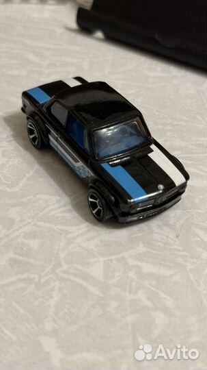 Машинка hot wheels bmw