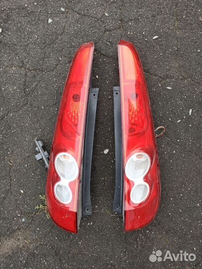 Фары на Ford Fiesta 2007