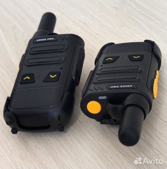 Рация-радиостанция в комплекте с наушниками