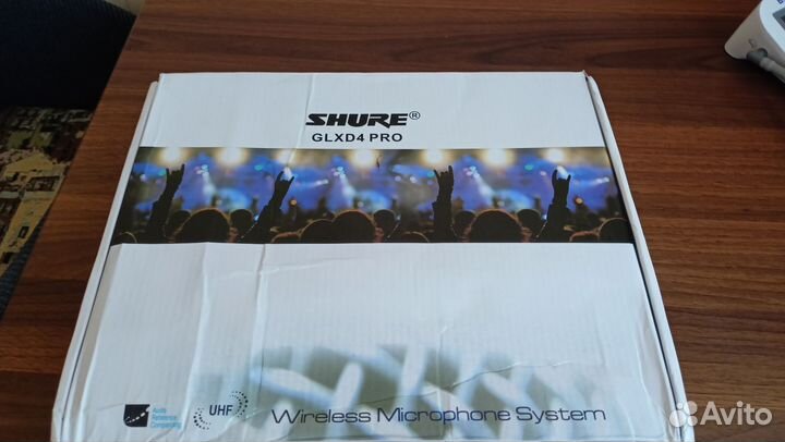 Радиомикрофоны JBL, Shure