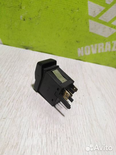 Кнопка обогрева заднего стекла Фольксваген Пасса