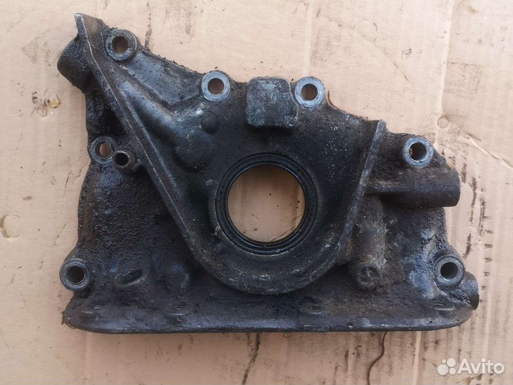 Насос масляный 1.8 Mazda 626