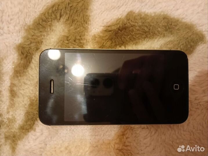 Телефон iPhone 4s