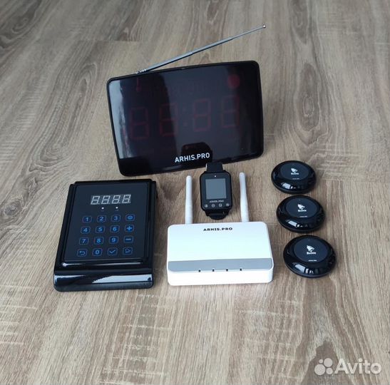 Кнопка вызова персонала, часы, табло, пуль, репите