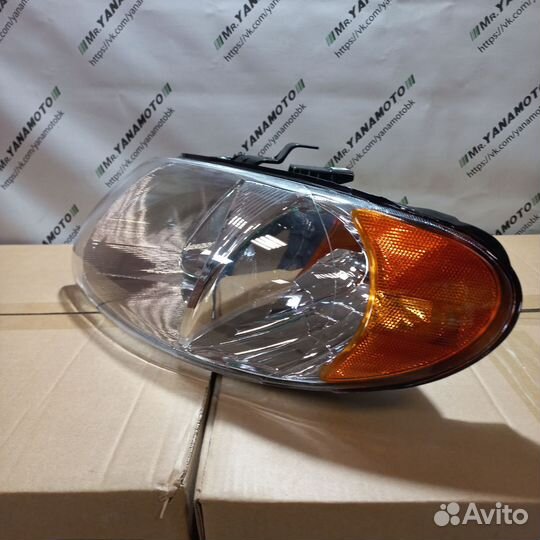 Новые фары Додж Караван 4 01-07г