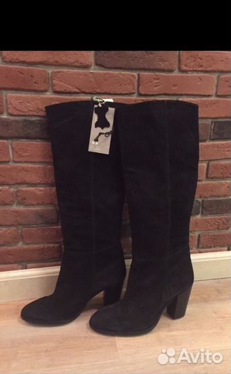 Новые замшевые сапоги