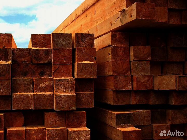 Домостроение с брусом из лиственницы