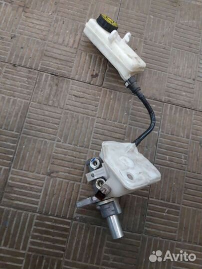 Главный тормозной цилиндр Citroen C4 B7 седан