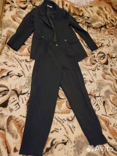 Брючный костюм