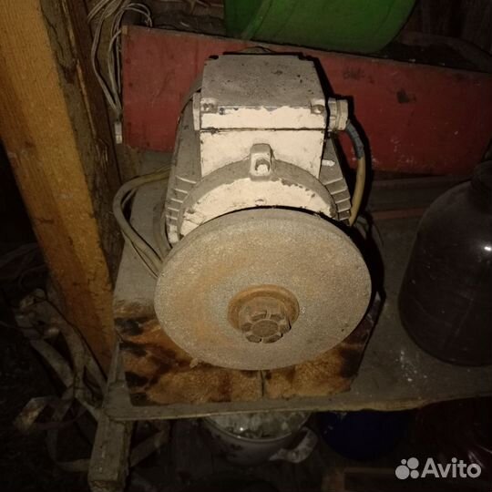 Продам электро двигатель