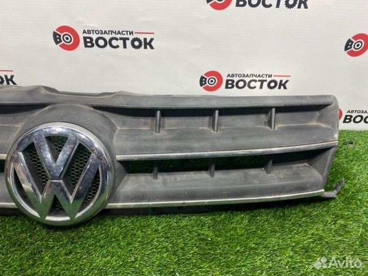 Решетка радиатора Volkswagen Amarok 2H CDC