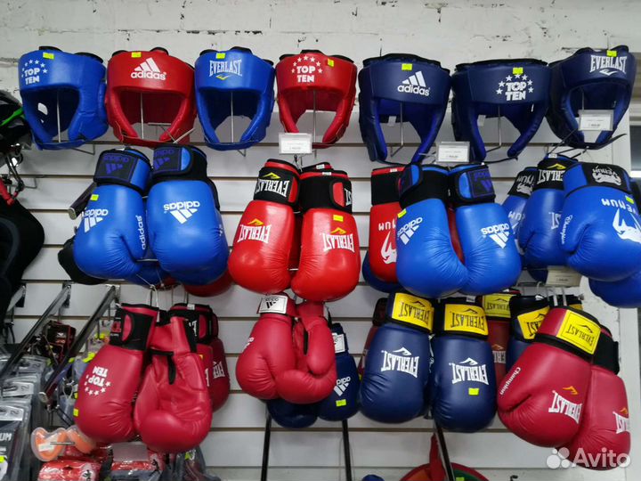 Боксерские перчатки 10-12 унций