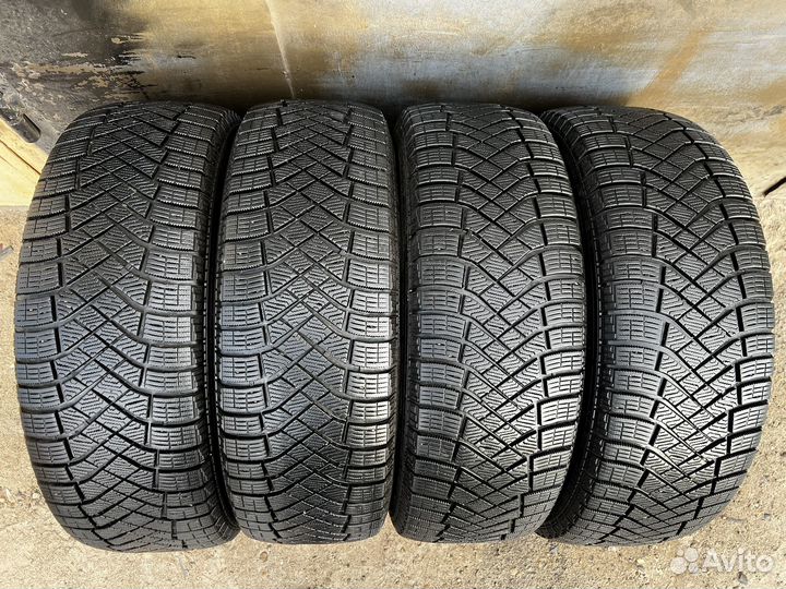 Pirelli Ice Zero FR 225/65 R17