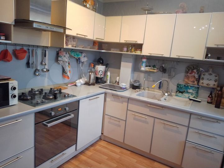 3-к. квартира, 64 м², 9/9 эт.