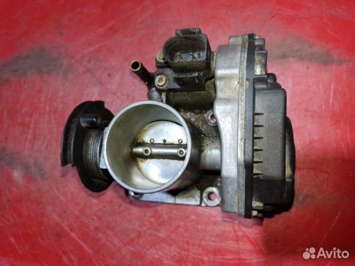 Заслонка дроссельная Volkswagen Golf 4 хетчбек 1.4