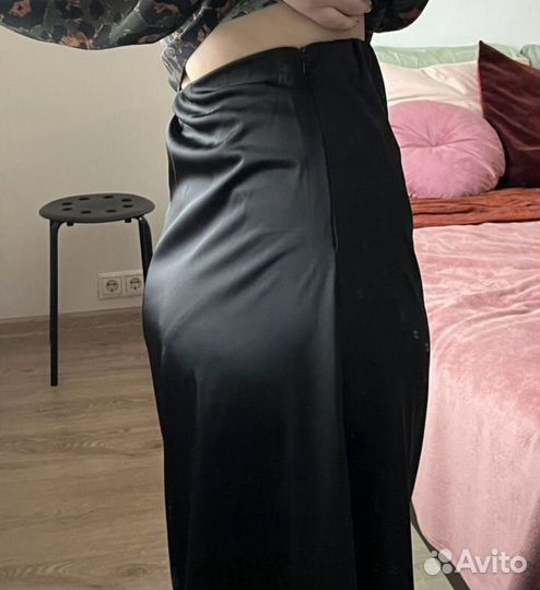 Атласная юбка миди