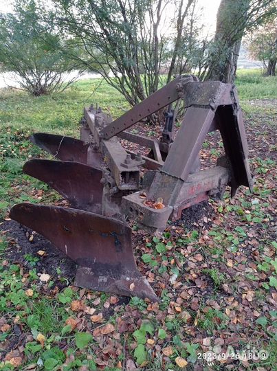 Плуг Почвомаш 3-5 корп. навесной (ПЛН-3(4, 5)-35), 1989