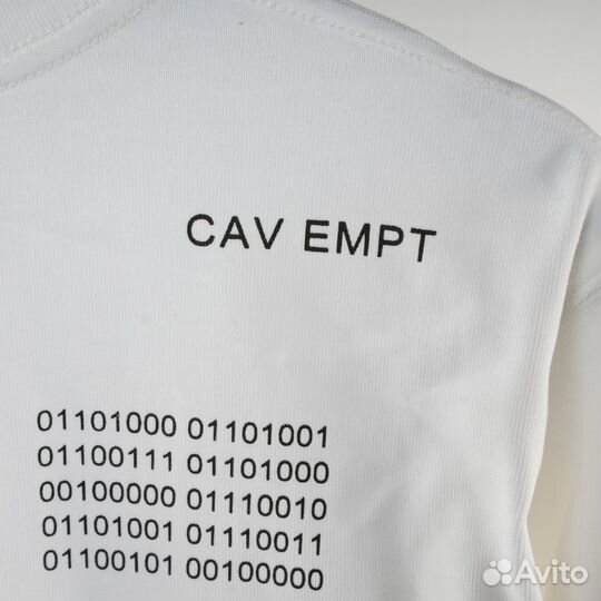 Белый лонгслив cavempt