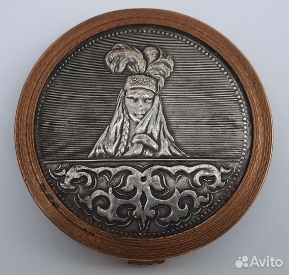 Пудренница СССР Ленэмальер Редкая