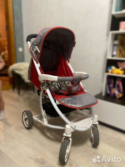 Прогулочная коляска