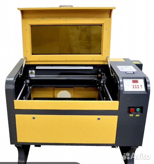 Помощник рабочий на производство