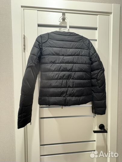 Куртка черная 42