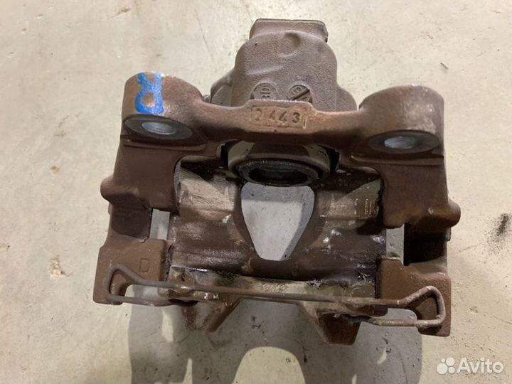 Суппорт задний правый Mercedes-Benz C-Class W204