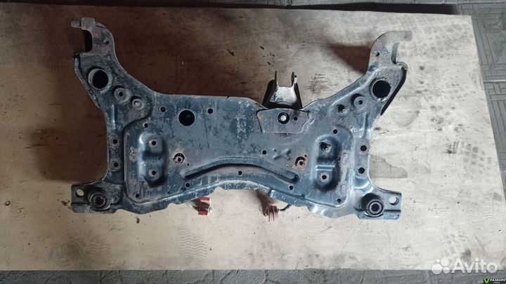 Подрамник передний Ford Focus 2