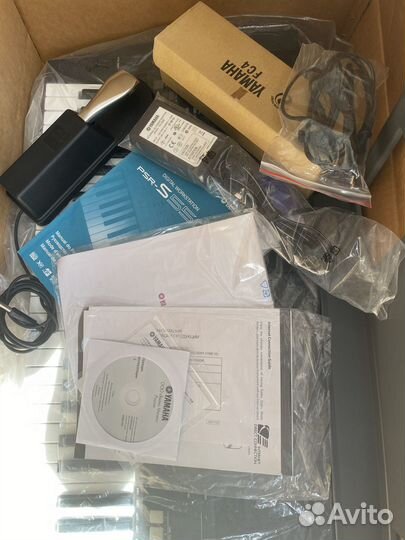 Синтезатор Yamaha PSR S550b новый