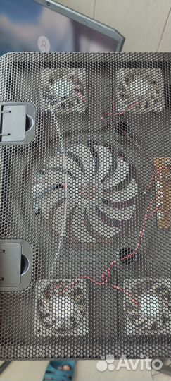 Охлаждающая подставка для ноутбука 17.3