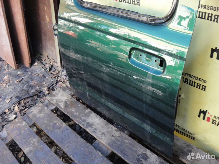 Nissan NP300 Дверь задняя левая 2009