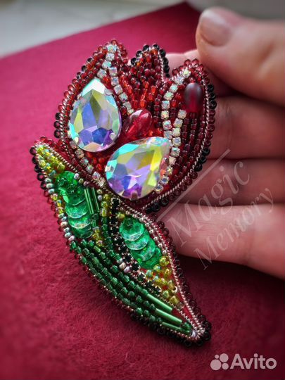 Брошь 