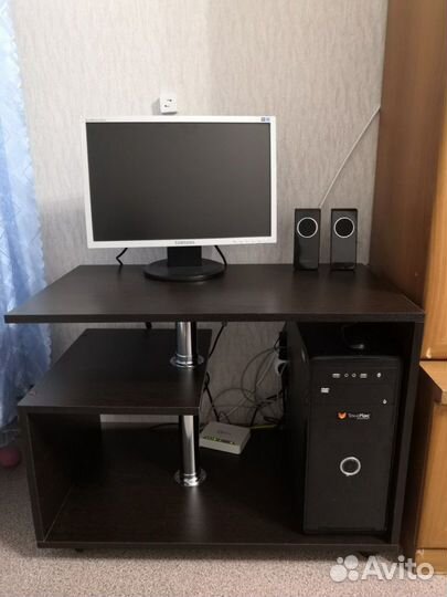 Компьютерный столик 80 дл 50 ш, высота 56