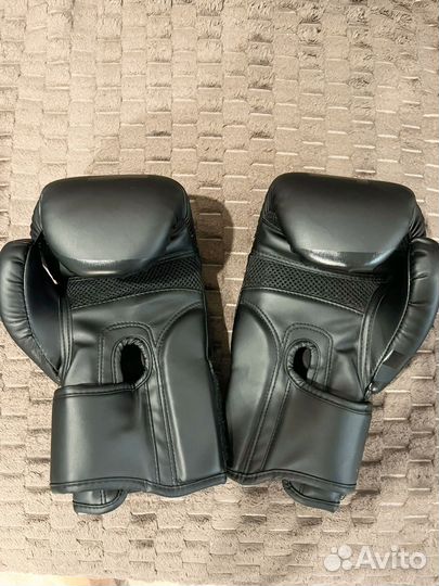Боксерские перчатки 12 oz