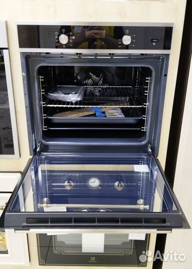 Электрический духовой шкаф Electrolux OED5H70X