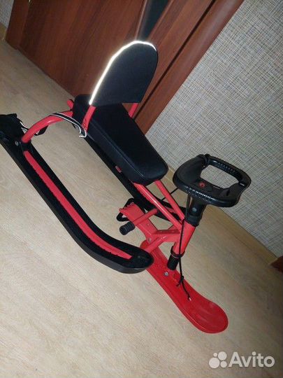 Детский снегокат со спинкой