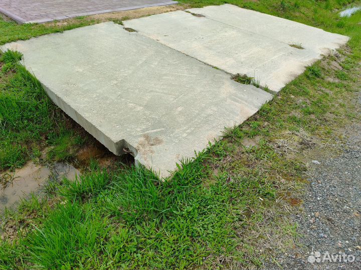 Бетонные плиты дорожные б/у