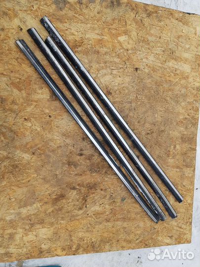 Молдинг стекла двери Nissan Maxima Cefiro A33