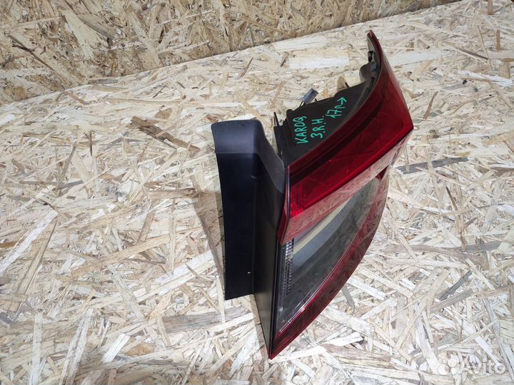 Фонарь правый наруж. scoda karoq