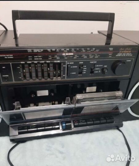 Старинный магнитафон Фишер