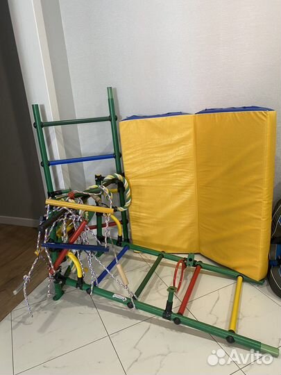 Шведская стенка бу. Мат входит в стоимость