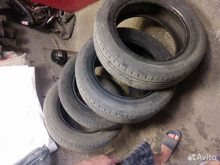 Continental ContiPremiumContact 2 215/60 R17