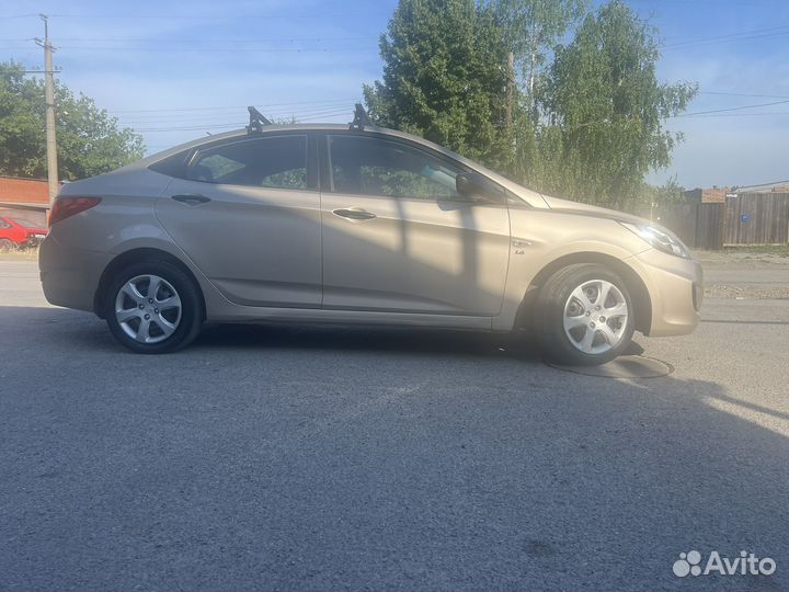 Hyundai Solaris 1.6 AT, 2011, 200 000 км