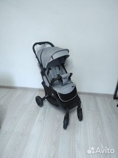 Прогулочная коляска babalo