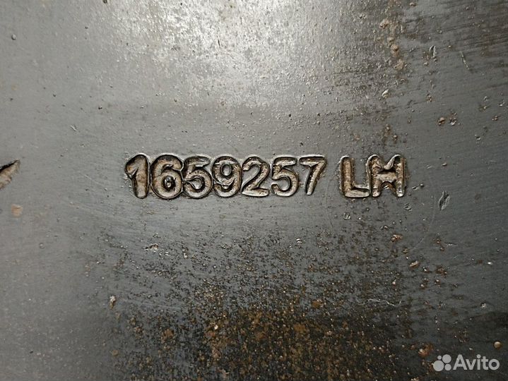 1659257 Крыло переднее левое задняя часть