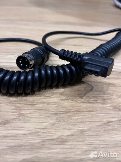 Для вспышки акк Quantum Turbo и кабель CP-E