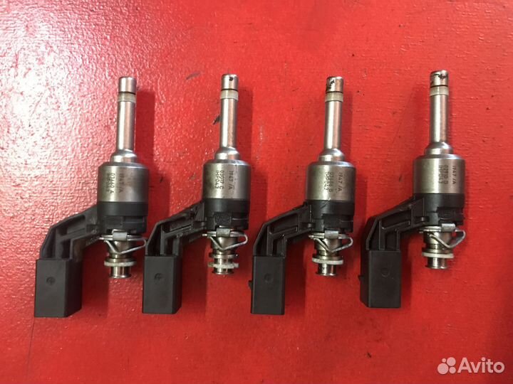 Форсунка топливная Volkswagen Golf 5 BLG 1.4