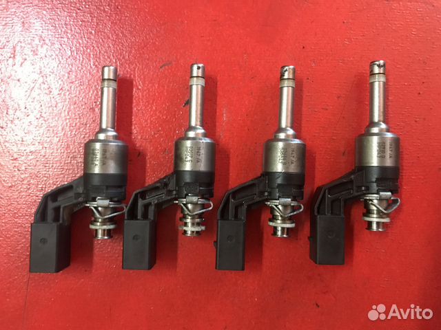 Форсунка топливная Volkswagen Golf 5 BLG 1.4